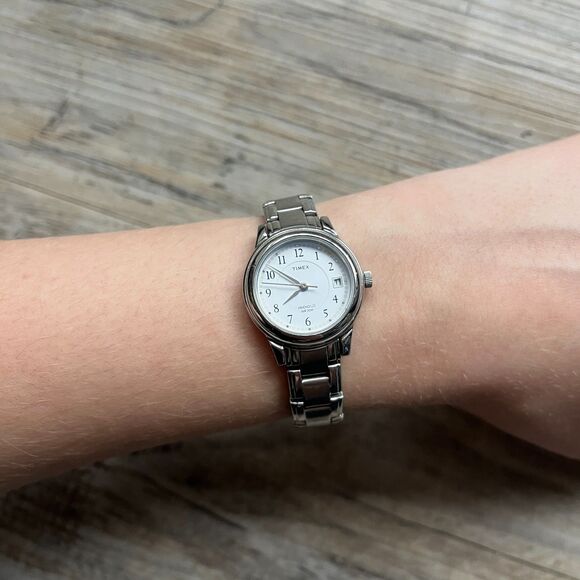 Vintage Timex Watch Small Dainty Women\'s White Face Silver Antique Old Money main image 6
